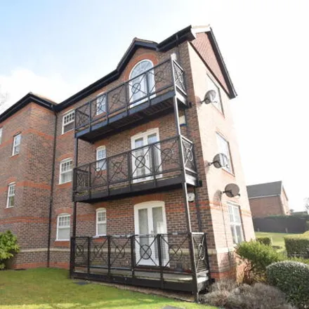 Rent this 2 bed room on Godstowe School in Shrubbery Road, High Wycombe