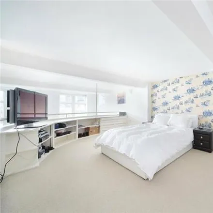 Image 7 - Bewick Street, London, SW8 3TA, United Kingdom - Room for rent