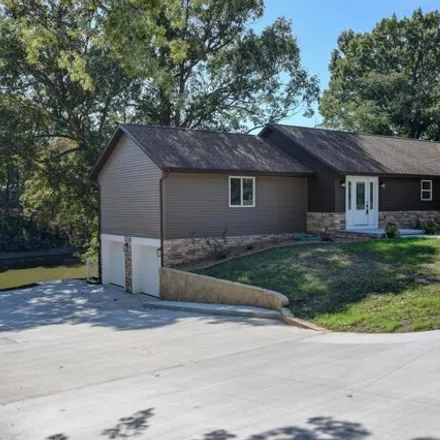 Image 1 - 2641 East Lake Shore Drive, Taylorville, IL 62568, USA - House for sale