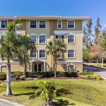 Buy this 3 bed condo on 10072 Lake Cove Drive in Lee County, FL 33908