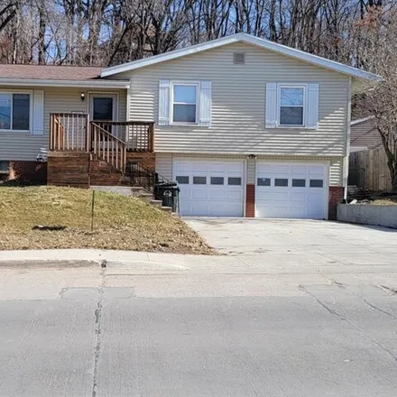 Buy this 4 bed house on 1128 Summit Avenue in Fort Dodge, IA 50501