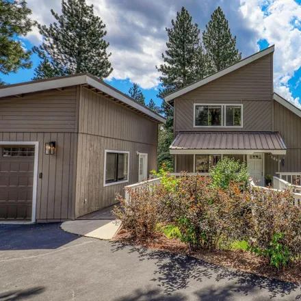 Image 3 - 10568 Palisades Drive, Truckee, CA 96160, USA - House for sale