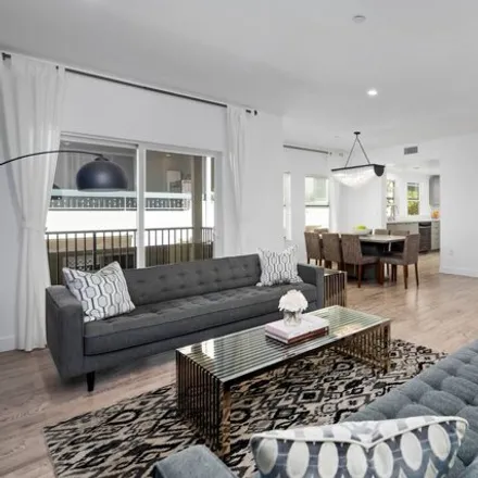 Image 1 - 1420 N Laurel Ave Apt 201, West Hollywood, California, 90046 - Condo for rent