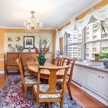 Image 4 - 402 East 72nd Street, New York, NY 10021, USA - Condo for sale