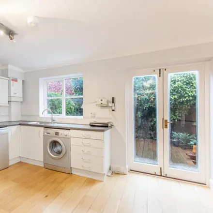 Image 4 - Tredegar Road, Fairfield Road, Old Ford, London, E3 2QN, United Kingdom - Townhouse for rent