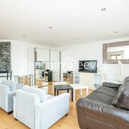 Image 7 - Pinnacle House, Boulevard Drive, London, NW9 5HF, United Kingdom - Apartment for rent