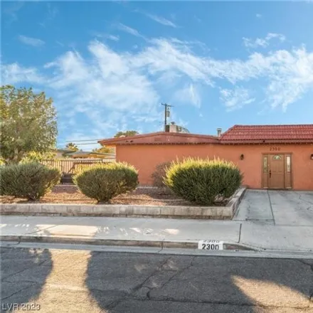Buy this 5 bed house on 2320 South 17th Street in Las Vegas, NV 89104