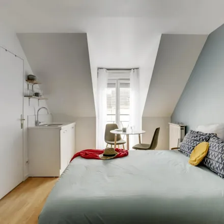Rent this 5 bed room on 33 Rue Gustave Caillebotte in 92600 Asnières-sur-Seine, France