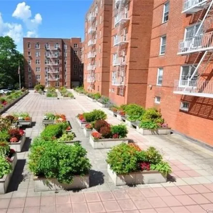 Image 7 - Valentine Gardens, Building 3 of 5, 517 Riverdale Avenue, Lowerre, City of Yonkers, NY 10705, USA - Apartment for sale