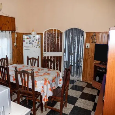Buy this 6 bed house on Catamarca 619 in Departamento San Lorenzo, Roldán