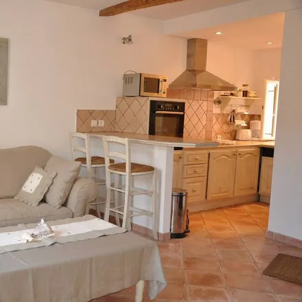 Image 2 - Avenue de Provence, 83990 Saint-Tropez, France - Apartment for rent