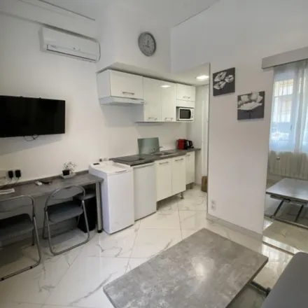 Image 4 - 6 Avenue de Poralto, 06400 Cannes, France - Apartment for rent