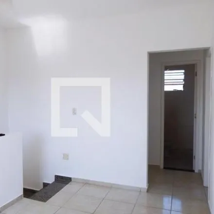 Rent this 2 bed apartment on Padaria Kalunga in Rua Fernando José Augusto Bittencourt, Esplanada dos Barreiros