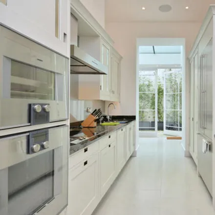 Buy this 3 bed townhouse on 2 Warwick Place in London, W9 2PX