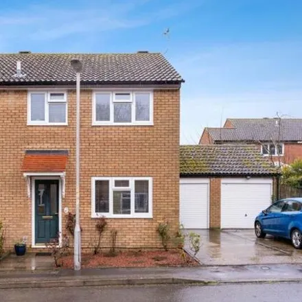 Buy this 3 bed duplex on Westell Close in Baldock, SG7 6RY