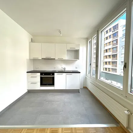 Image 2 - Holy Cow, Rue de Carouge 14, 1205 Geneva, Switzerland - Apartment for rent