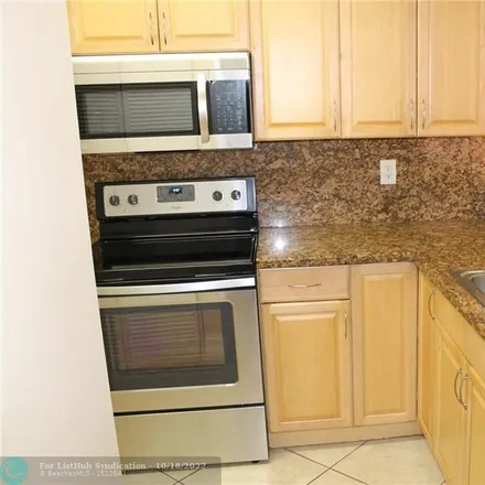 Image 4 - 1410 Fairway Road, Pembroke Pines, FL 33026, USA - Townhouse for rent