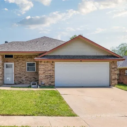 Buy this 3 bed house on 7924 Hunters Glen Drive in Watauga, TX 76148