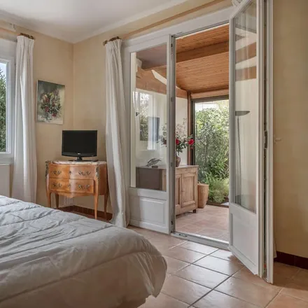 Rent this 3 bed house on Saint-Brevin-les-Pins in Rue Jules Ferry, 44250 Saint-Brevin-les-Pins