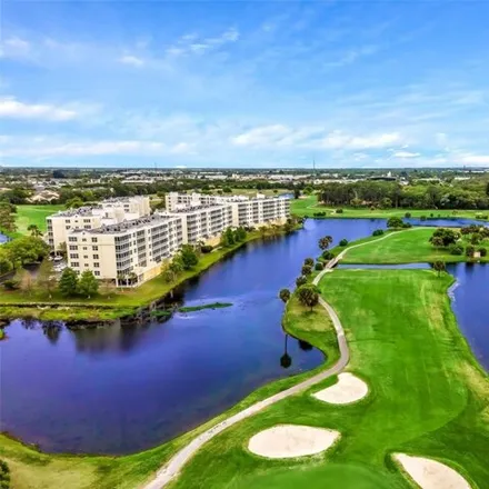 Image 1 - East Bay Golf Club, 702 Country Club Drive, Largo, FL 33771, USA - Condo for sale