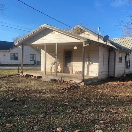 Buy this 2 bed house on 605 Southwest 6th Street in Lindsay, Garvin County