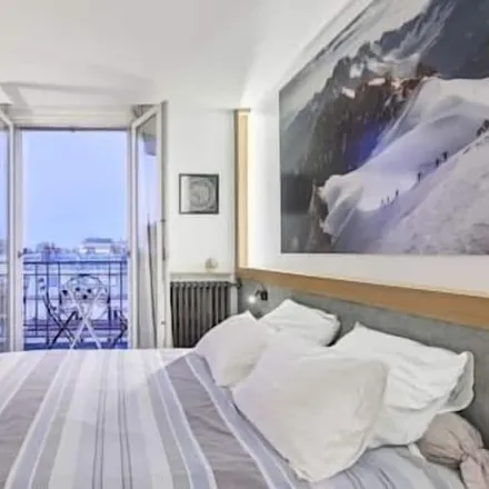 Rent this 1 bed apartment on Paris