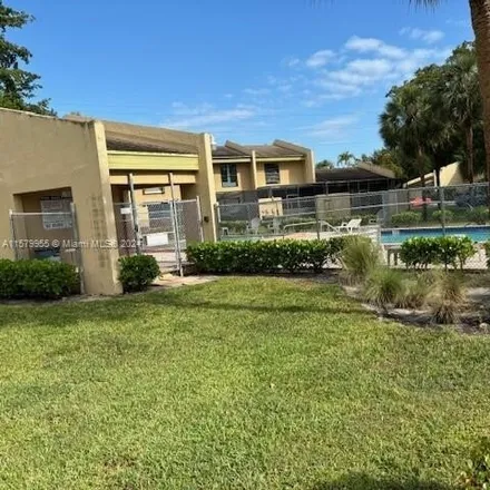 Image 3 - 9391 Northwest 14th Court, Pembroke Pines, FL 33024, USA - House for sale