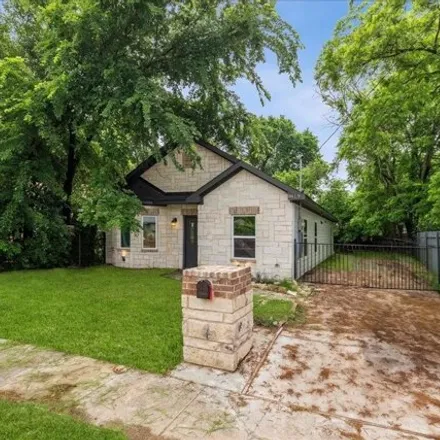 Buy this 3 bed house on 3912 Pine St in Dallas, Texas