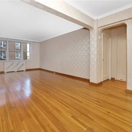 Image 6 - 99-02 63rd Drive, New York, NY 11374, USA - Apartment for sale