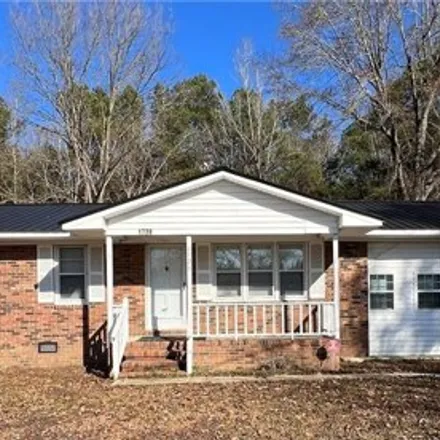 Buy this 3 bed house on 1728 Nc Highway 20 in Saint Pauls, North Carolina