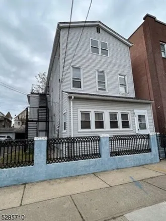 Rent this 3 bed house on 152 East Jersey Street in Elizabethport, Elizabeth
