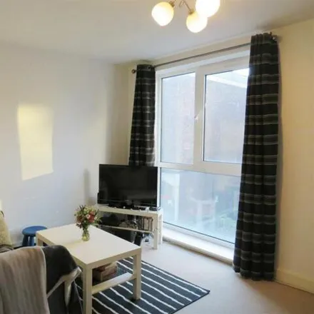 Rent this studio apartment on 117 High Street in Southampton, SO14 2EA