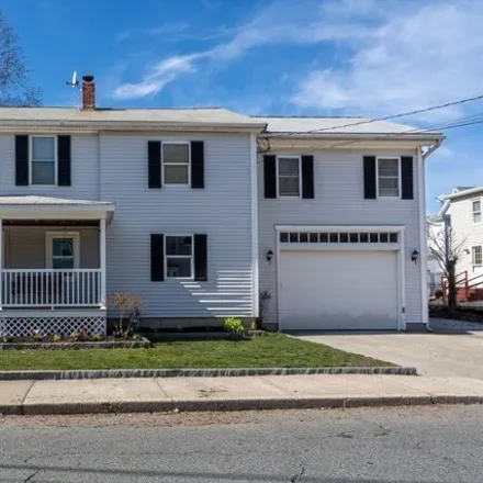 Buy this 4 bed house on 165 Chestnut Street in Marlborough, MA 01752