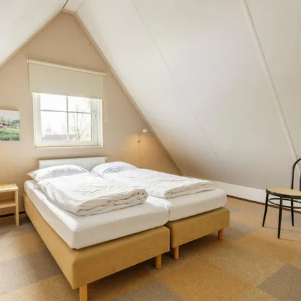 Rent this 4 bed apartment on Eerste Bokslootweg 17-RR in 7821 AT Emmen, Netherlands