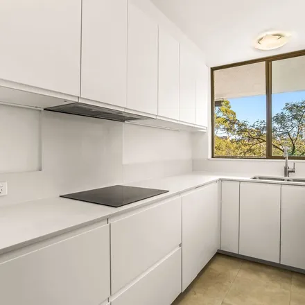 Image 4 - 4 New McLean Street, Edgecliff NSW 2027, Australia - Apartment for rent