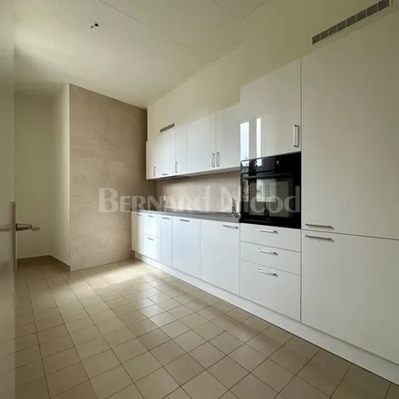 Rent this 3 bed apartment on Vera coiffure & beauté in Rue Mauborget, 1003 Lausanne