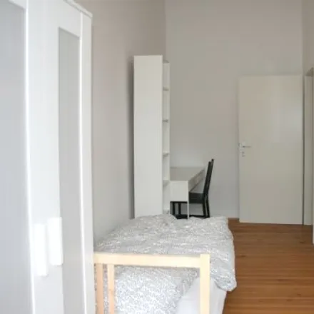 Rent this 5 bed room on Alt-Moabit 63 in 10555 Berlin, Germany