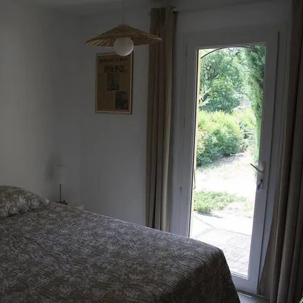 Rent this 2 bed house on Direction des routes subdivision départementale Provence verte in Traverse des Rosiers, 83470 Saint-Maximin-la-Sainte-Baume
