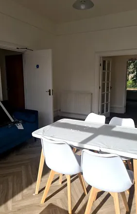 Rent this 3 bed apartment on Cardigan Road in Leeds, LS6 3LF
