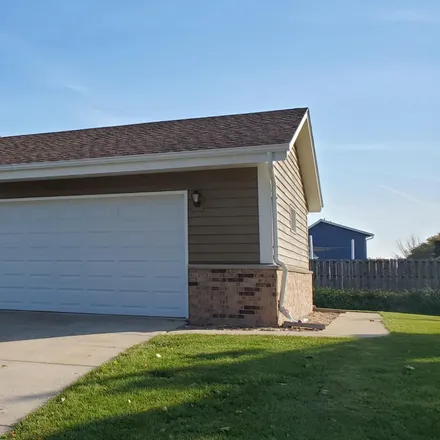 Buy this 3 bed house on South 43rd Street in Franklin, WI 53132