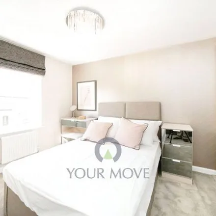 Rent this 4 bed duplex on Monarch Street in Hemel Hempstead, HP2 7BU