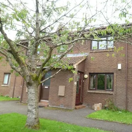 Rent this 2 bed apartment on Woodmill in Kilwinning, KA13 7PT