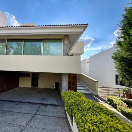 Rent this 3 bed house on Retorno de la Vicuña in 45230 Santa Ana Tepetitlán, JAL
