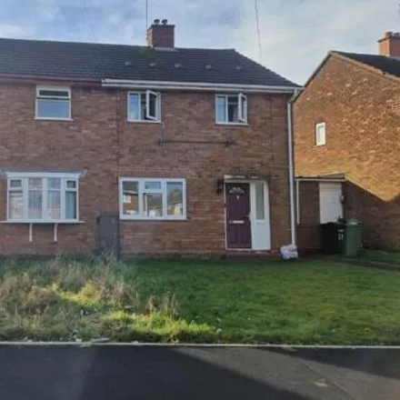 Image 2 - Day Avenue, Wednesfield, WV11 3BZ, United Kingdom - House for rent