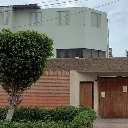 Buy this 7 bed house on Institución Educativa Hogar Del Niño Santa Maria Madre De Dios in Jirón Libertad, San Miguel