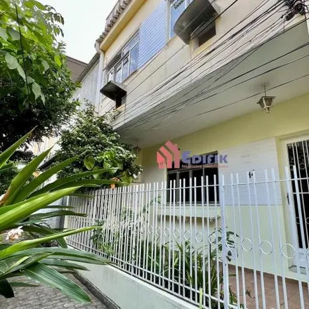 Rent this 4 bed house on Hospital Unimed Nova Iguaçu in Rua Coronel Bernardino de Melo 1879, Centro