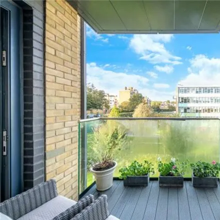 Image 5 - Wagtail Court, Pipit Drive, London, SW15 6RH, United Kingdom - Apartment for sale