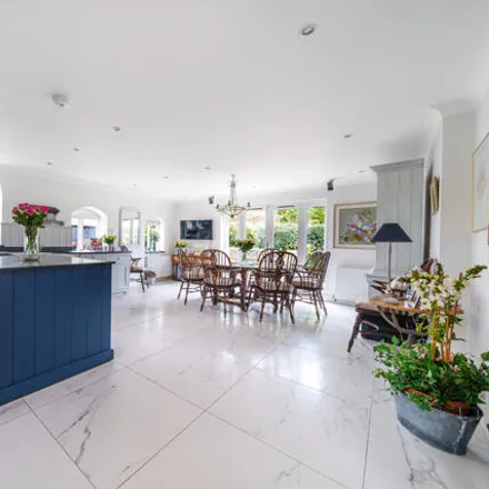 Image 2 - Woodcock Hill, Rickmansworth, WD3 1PX, United Kingdom - House for sale