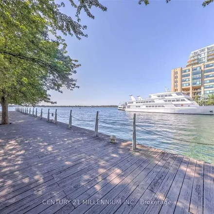 Image 7 - 1 Harbour Square, Old Toronto, ON M5J 2H2, Canada - Apartment for rent