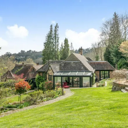 Image 4 - Dome Hill Peak, Caterham Valley, CR3 6EH, United Kingdom - House for sale